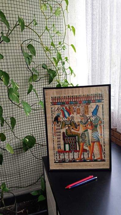 Papirus egiptean autentic — Faraonul în Fața Zeilor Osiris, Isis și Horus - papirus înrămat