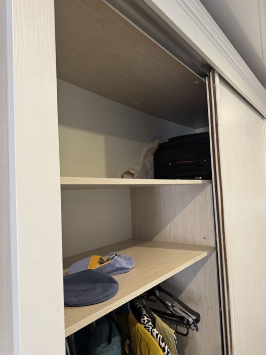 Срочно продаю шкаф купе