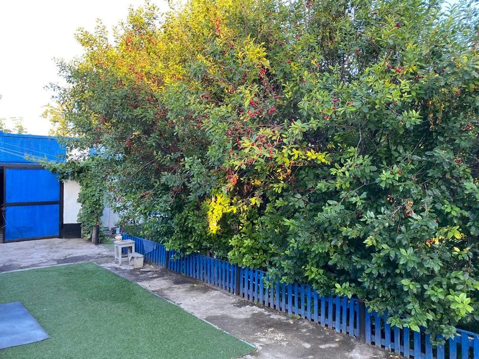 частный полублагоустроенный дом