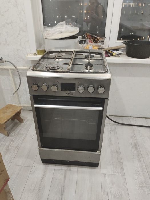ПРОДАМ газовую плиту HANSA