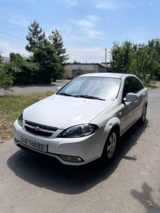 Машина Gentra Chevrolet
