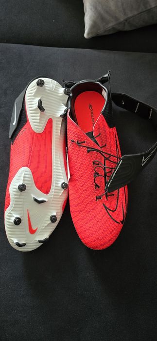 Футболни обувки висок клас - Нови