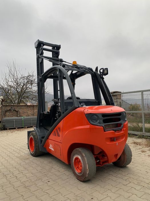 De vanzare sau da inchiriat stivuitor Linde H30 D
