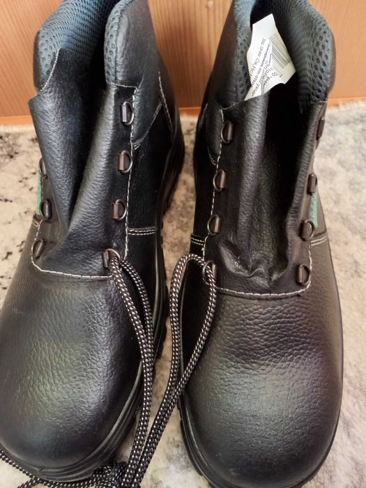 продам сапоги  новые , 43 р-р