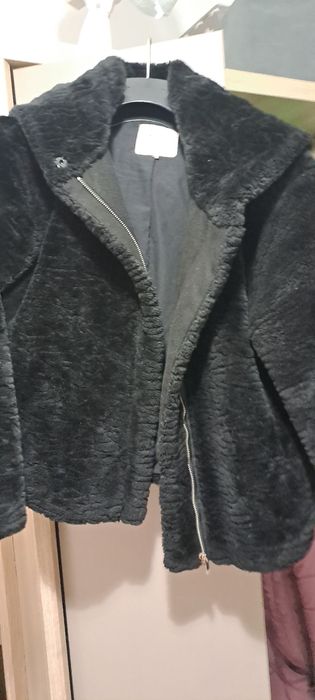 Geaca zara la 40 lei.marimea 40