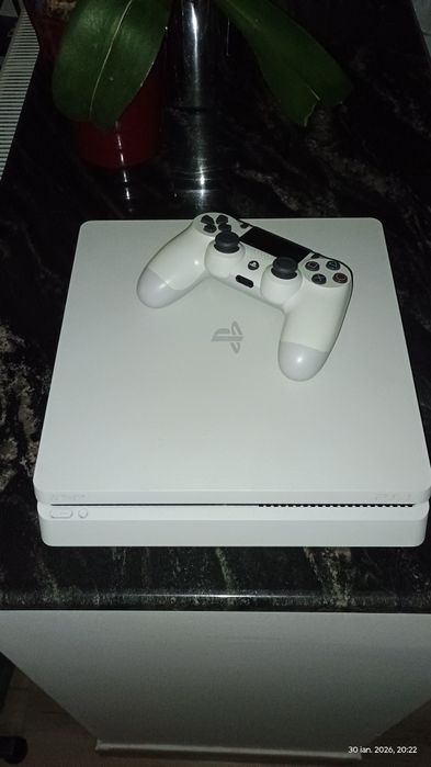 PlayStation 4,500 GB un controller!