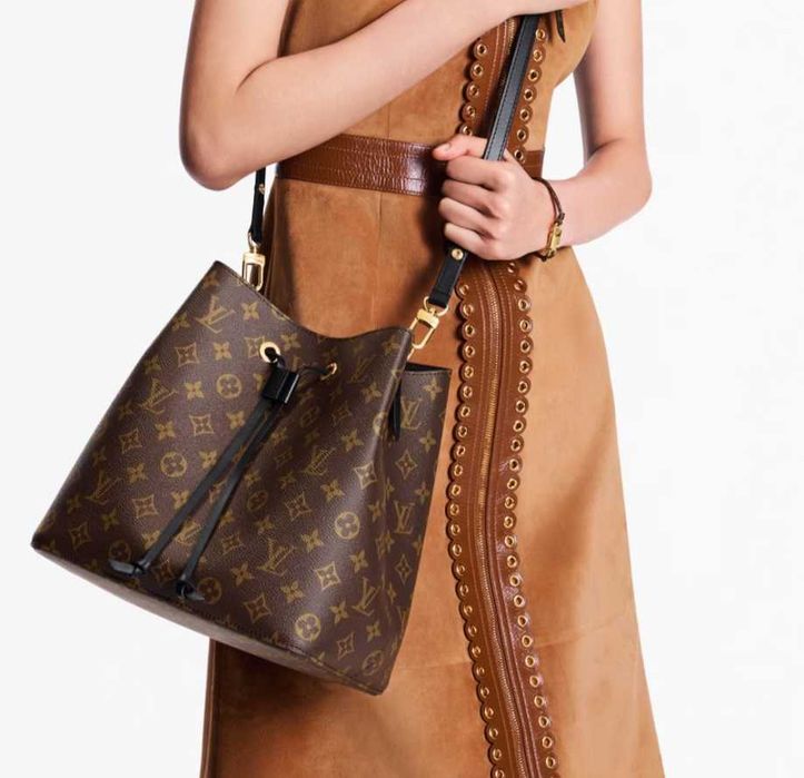 Louis Vuitton Дамска Чанта Mонограм Просторна Стилна с Елегантна форма