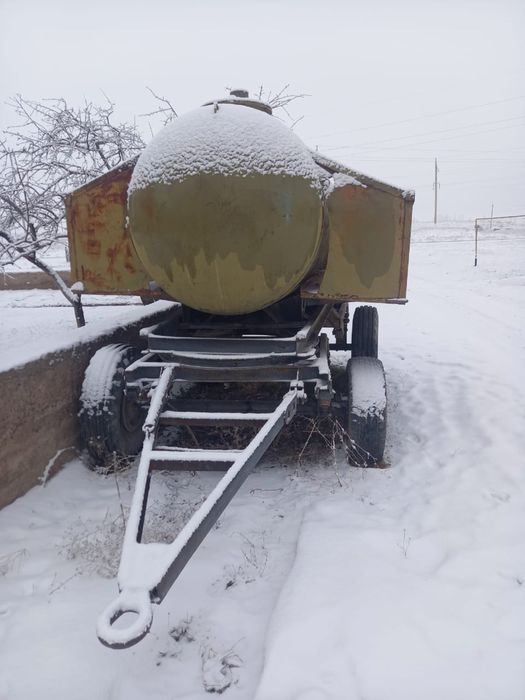 Продаю бочку прицепной водавоз 4,5 тонн бу в хорошим состояний