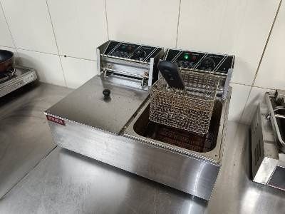 Професионален двоен фритюрник FY-82 – отлично състояние