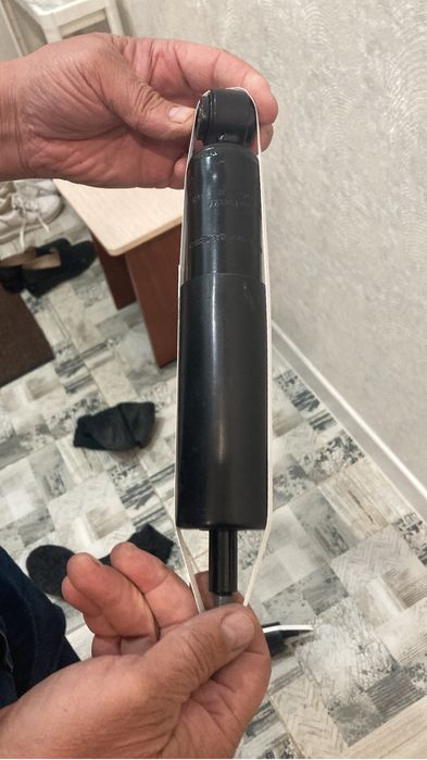 Продам одна пара передних стоек