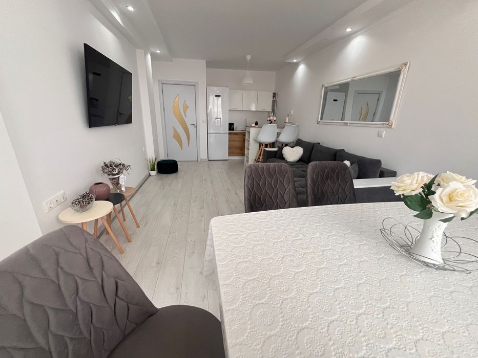 Дава се под наем Двустаен апартамент в Варна, Възраждане 1 - 72 кв.м за 747.66 € - Снимка #2