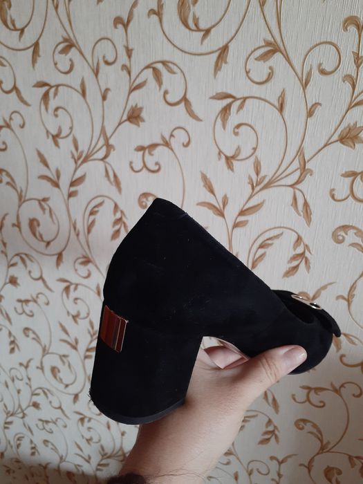 Продам туфли замша