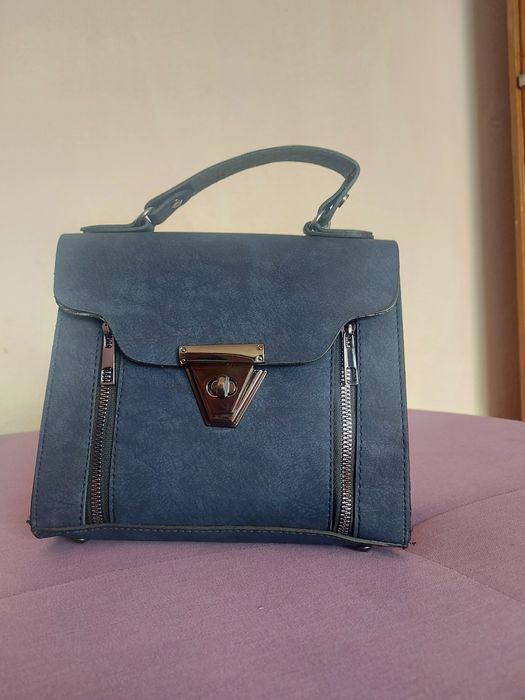 Дамска чанта тъмно синя