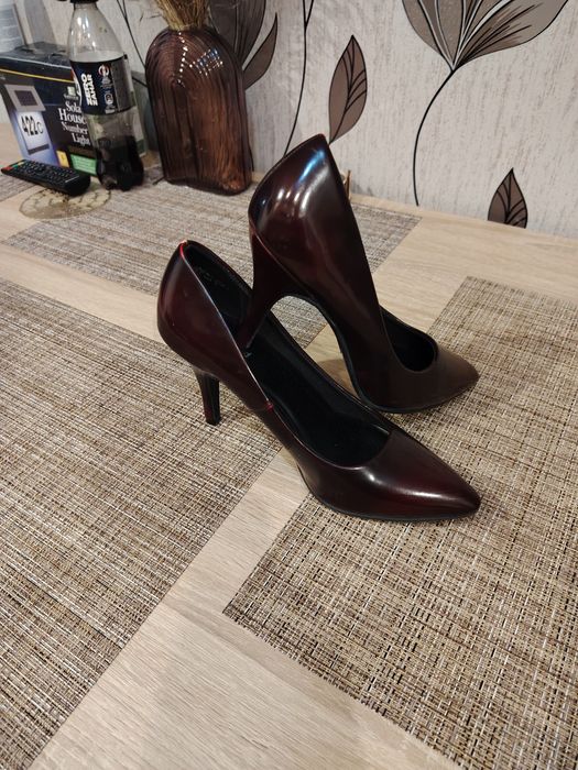 Vand încălțăminte 37