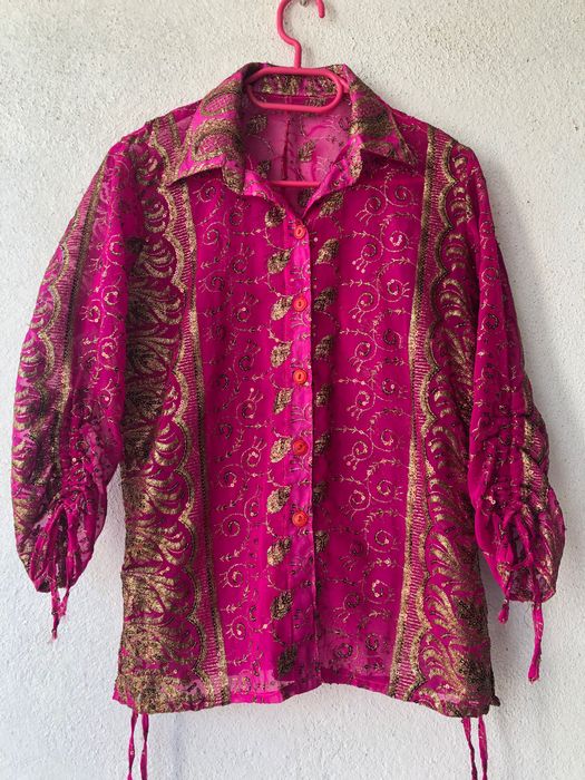 Costum țigănesc cu fir de aur