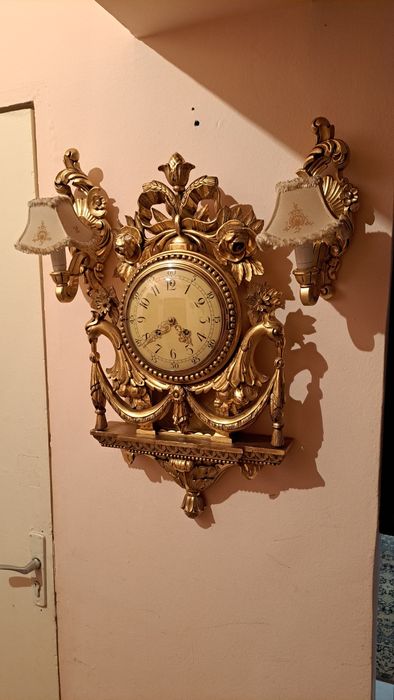 Ceas cu pendul de perete vechi