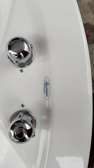Продам джакузи в отличном состояние !