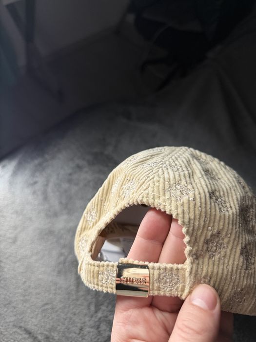 Guess baseball sapca bej/crem unisex din material reiat noua original