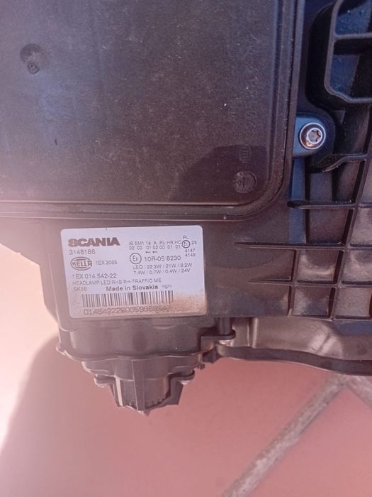 Faruri originale Scania S
