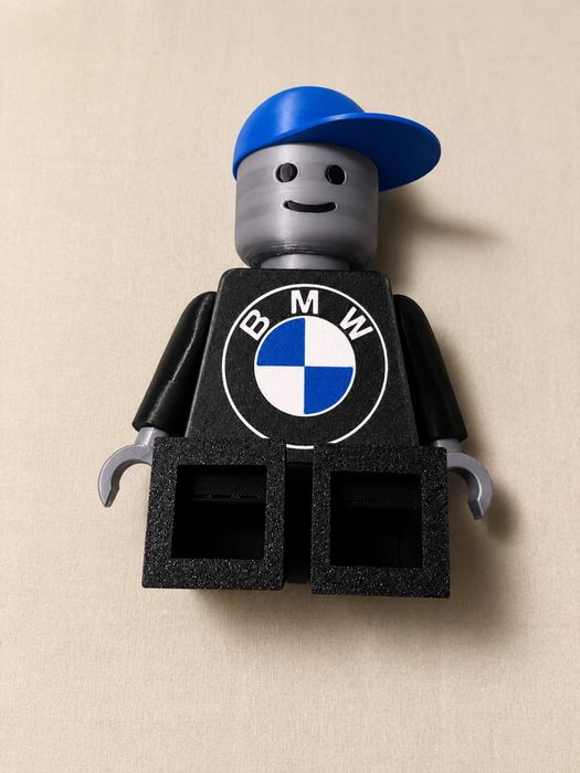 3D принтирана LEGO фигупка на BMW човече