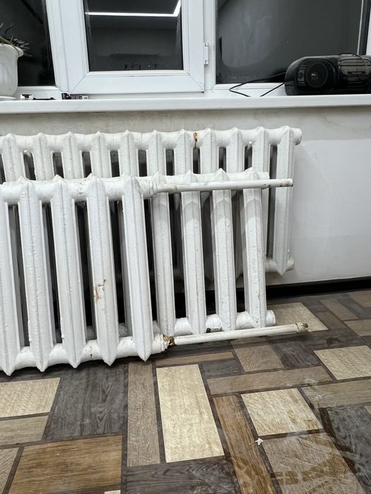 Продам чугуные батареи