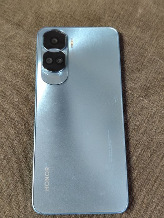 HONOR 90.   lite
