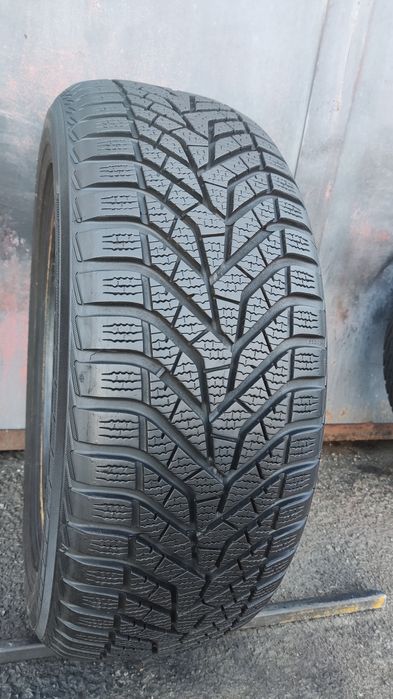 1брой  зимна гума 205/55/16 Yokohama Blue Earth 
8.16mm
Перфектно съст