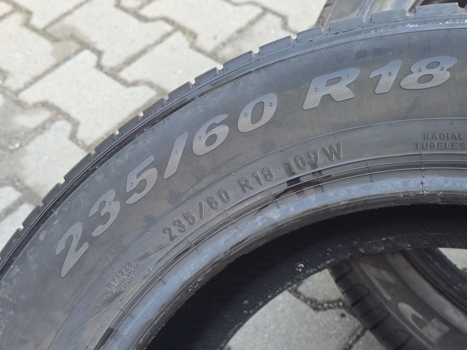 235 60 18 Pirelli