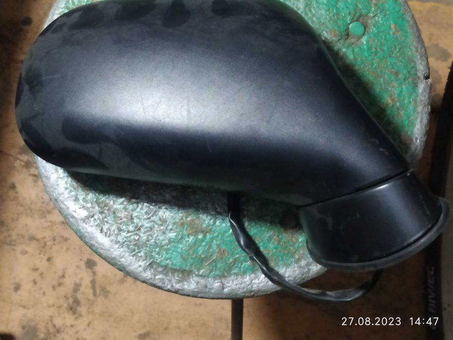 Продам книгу и автозапчати