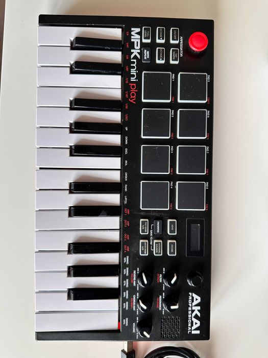 Akai MPK Mini Play, MIDI