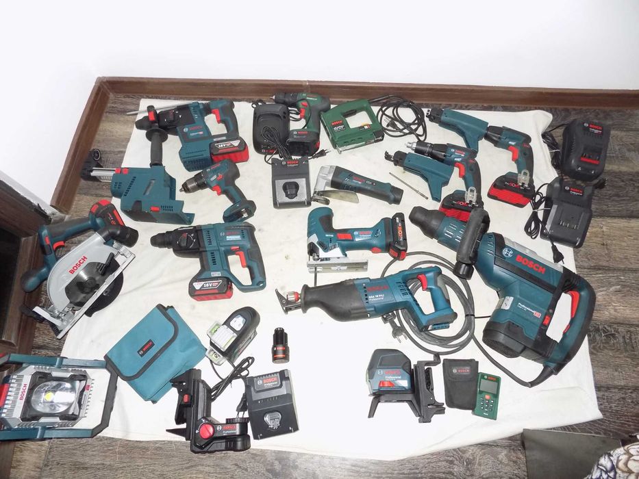 Scule 18V  Bosch  Profesionale  , perfect functionale