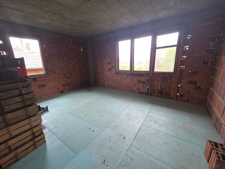 Голяма къща в с.Горна Гращица обл.Кюстендил