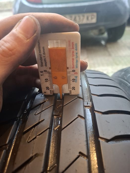 2 Летни гуми Лауфен 195/65/15 ДОТ23 7мм