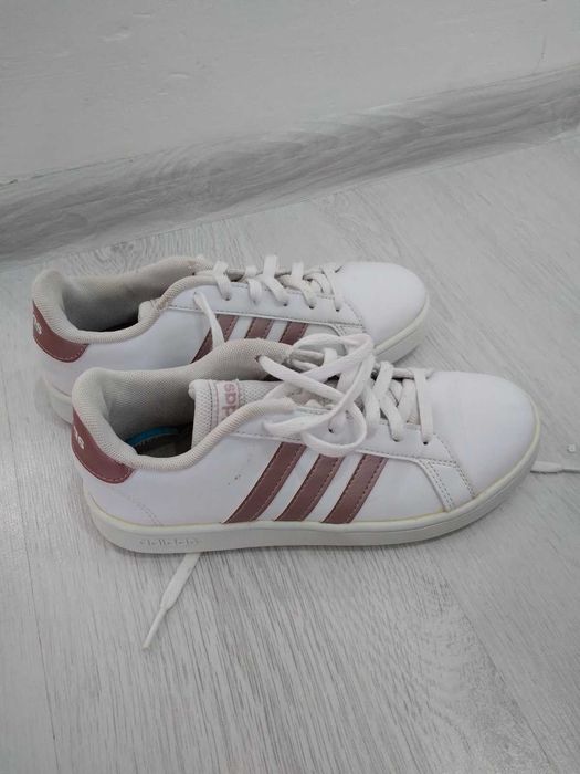 Маратонки адидас 35 номер