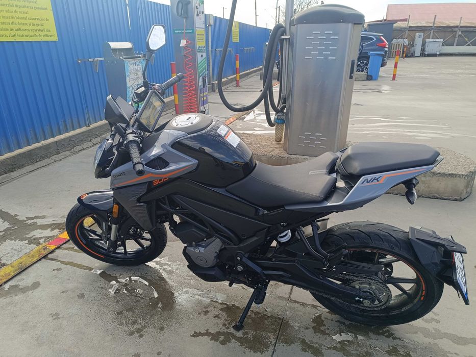 CF MOTO 300NK 2022