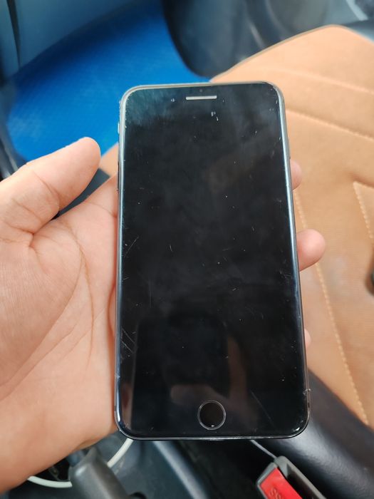 Айфонннн 8+ 64 гб