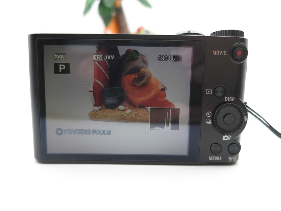 Sony Cyber-shot DSC WX300 ултра компактен цифров фотоапарат, дигитална камера с 20х оптичен зум, 18MP, Wi-fi, Ful HD, пълен комплект - работи отлично!