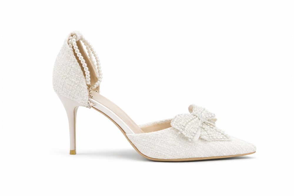 Елегантни бели официални обувки с перли – нови