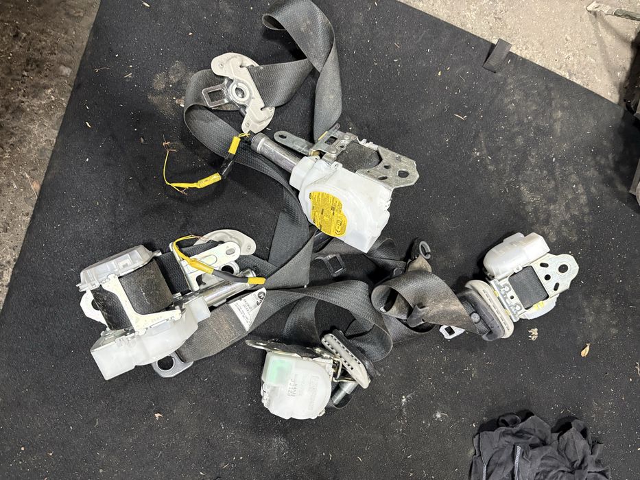 Toyota Rav 4 2015 година Предпазни Колани