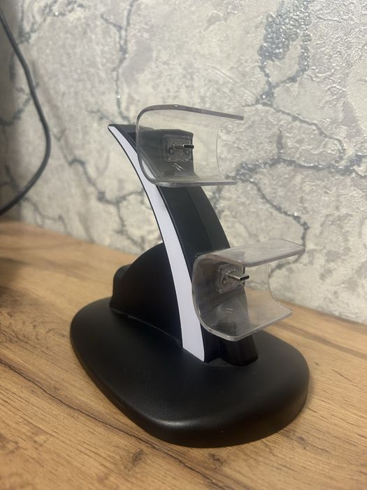 Продам Зарядку для джостиков пс5