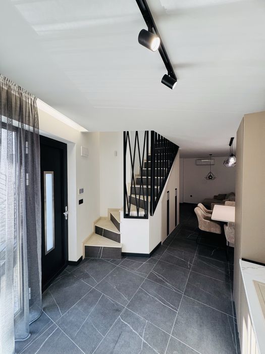 Дава се под наем Двустаен апартамент в Варна, Колхозен пазар - 60 кв.м за 637.5 € - Снимка #4