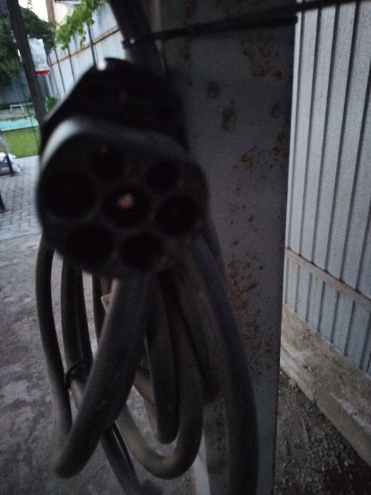 Продам зарядное устройство