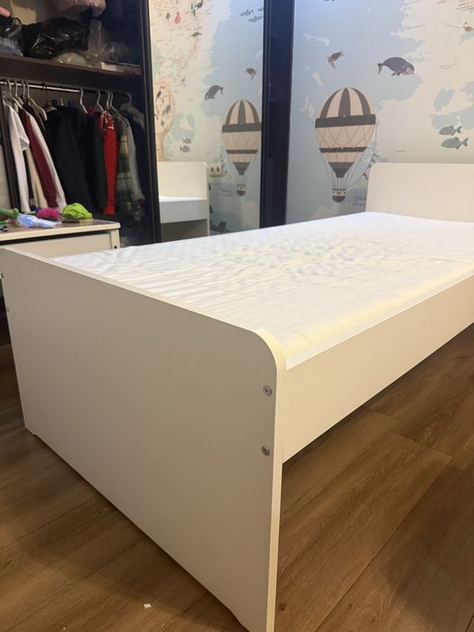 Продам кровать икеа