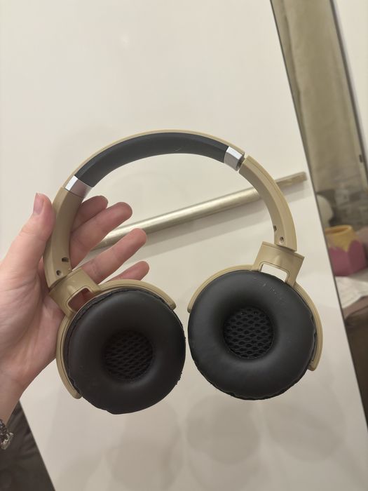 Слушалки JBL wireless  бежави / кафеникави