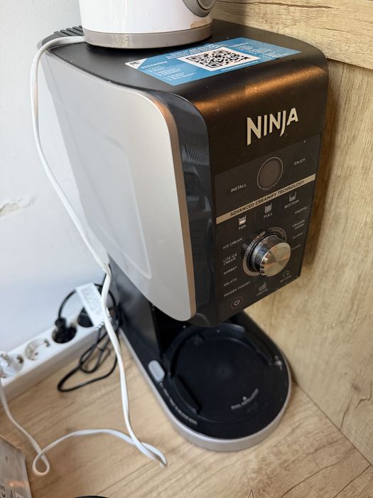 Ninja CREAMi Deluxe – aparat de înghețată, 10 programe + 2 recipiente