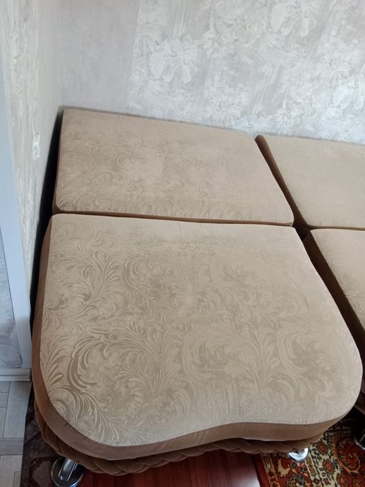 Диван и кресло в очень хорошем состоянии
