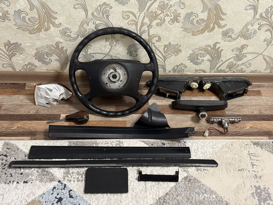 Бмв E38 мелкие запчасти,уточняйте цены.