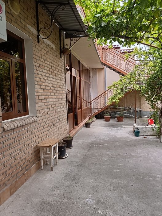 Горбольница 5,5-соток срочно продаётся дом.