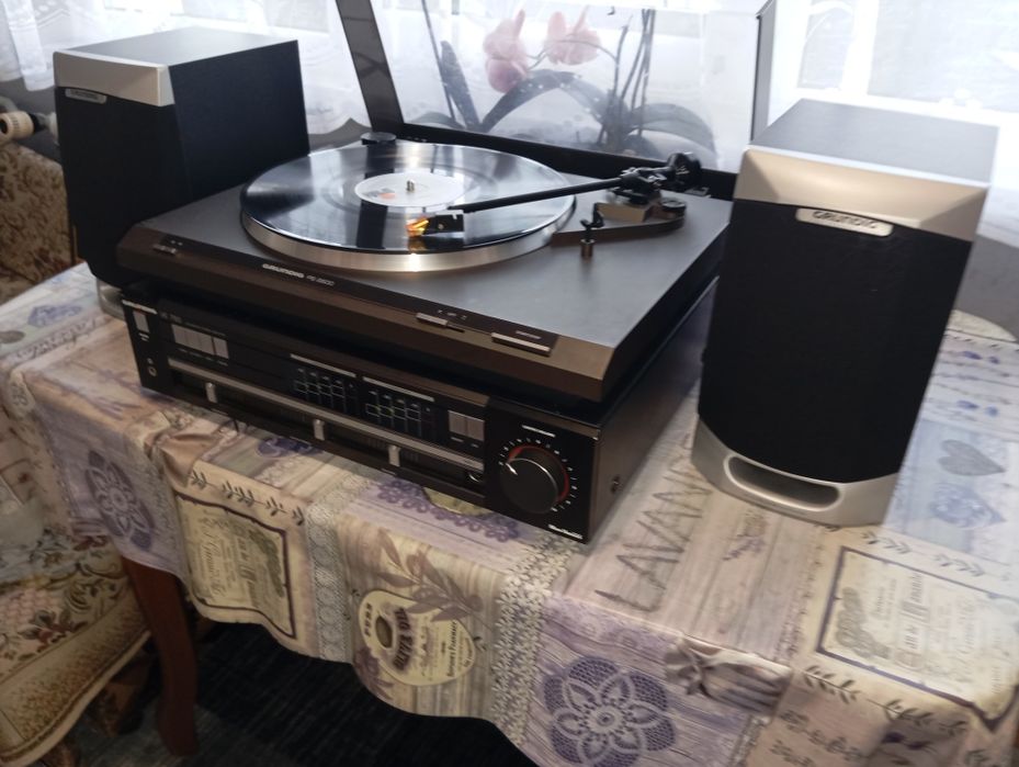 Комплект Grundig грамофон PS 2600 Усилвател VE750,тонколони UMS 12