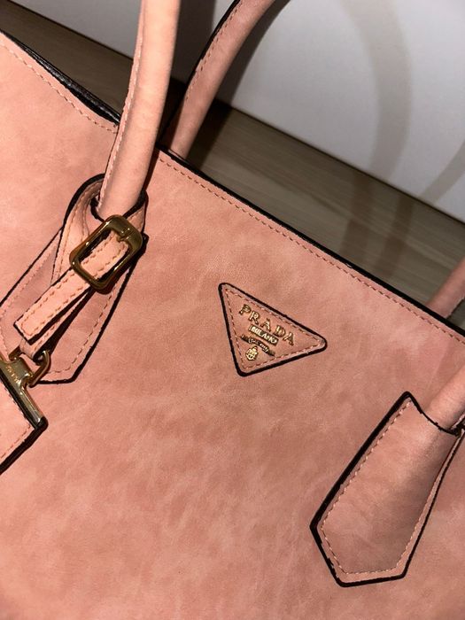 Чисто нова чанта  Prada